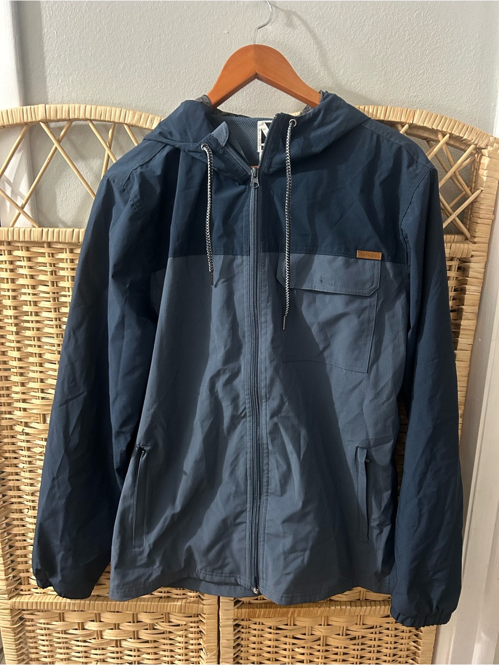 Voyager Men’s Color block Hooded  Jacket size Lg
